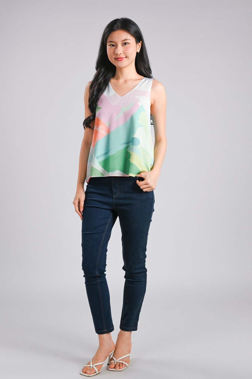 RAINBOW CANYON TWO-WAY TOP