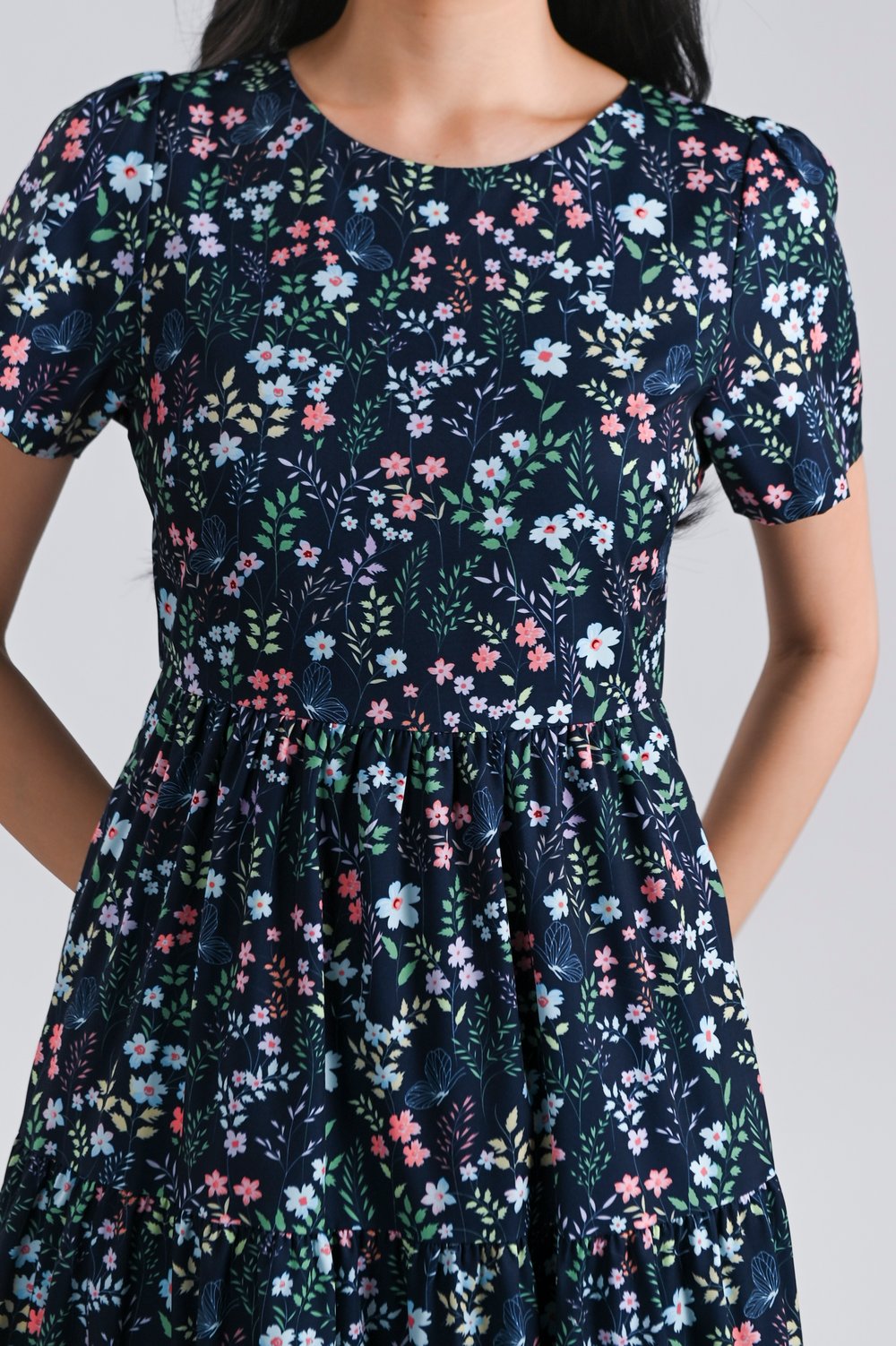 IVY LIT ROUND-NECK TIERED MIDAXI DRESS