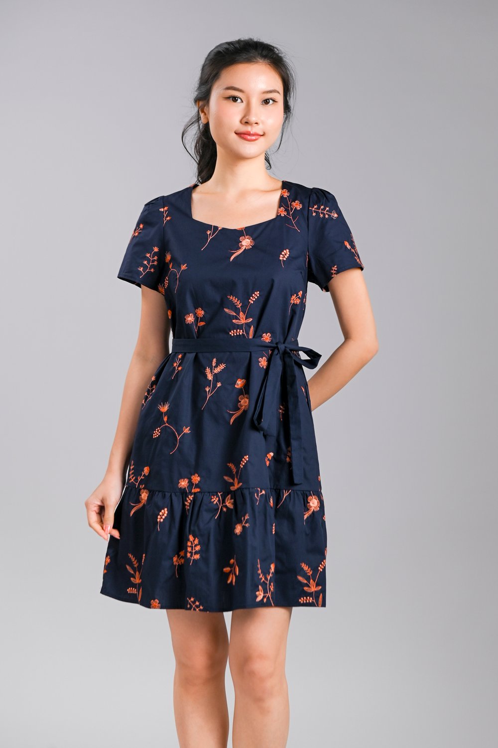 XOLSTACE NAVY EMB. SWEETHEART SHORT FLOUNCE DRESS