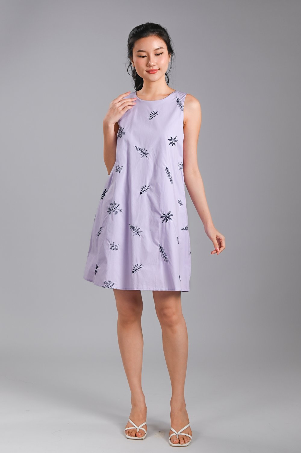 WENYAN EMB. A-LINE KEYHOLE-BACK DRESS IN LILAC