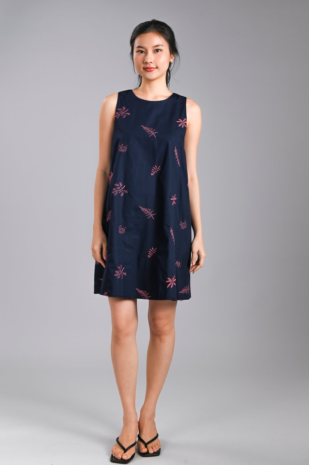 WENYAN EMB. A-LINE KEYHOLE-BACK DRESS IN NAVY