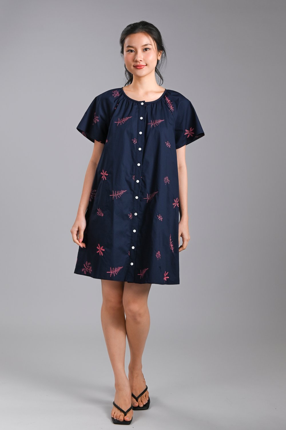 BRYELLE EMB. SLEEVED BUTTON DRESS IN NAVY