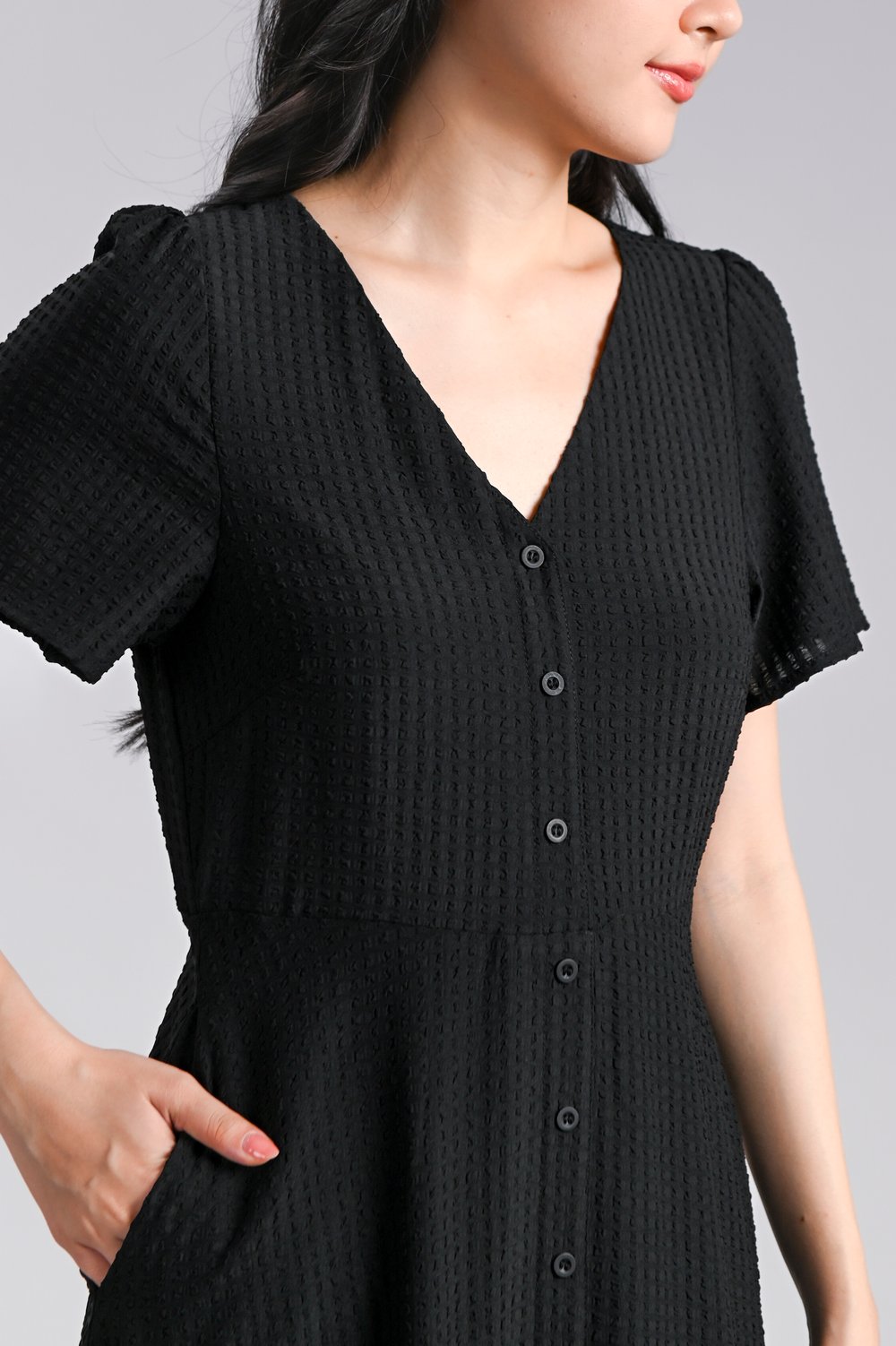 BRANDIE TEXTURED MAXI DRESS IN BLACK