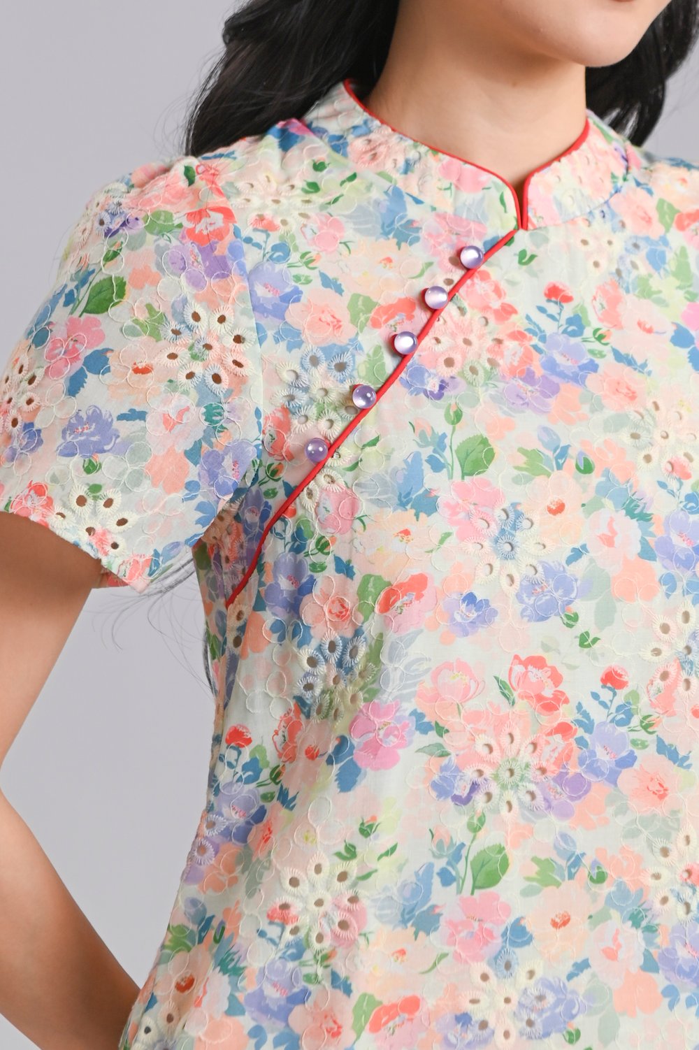 ZIWEI EYELET FLORAL SLEEVED SHIFT CHEONGSAM