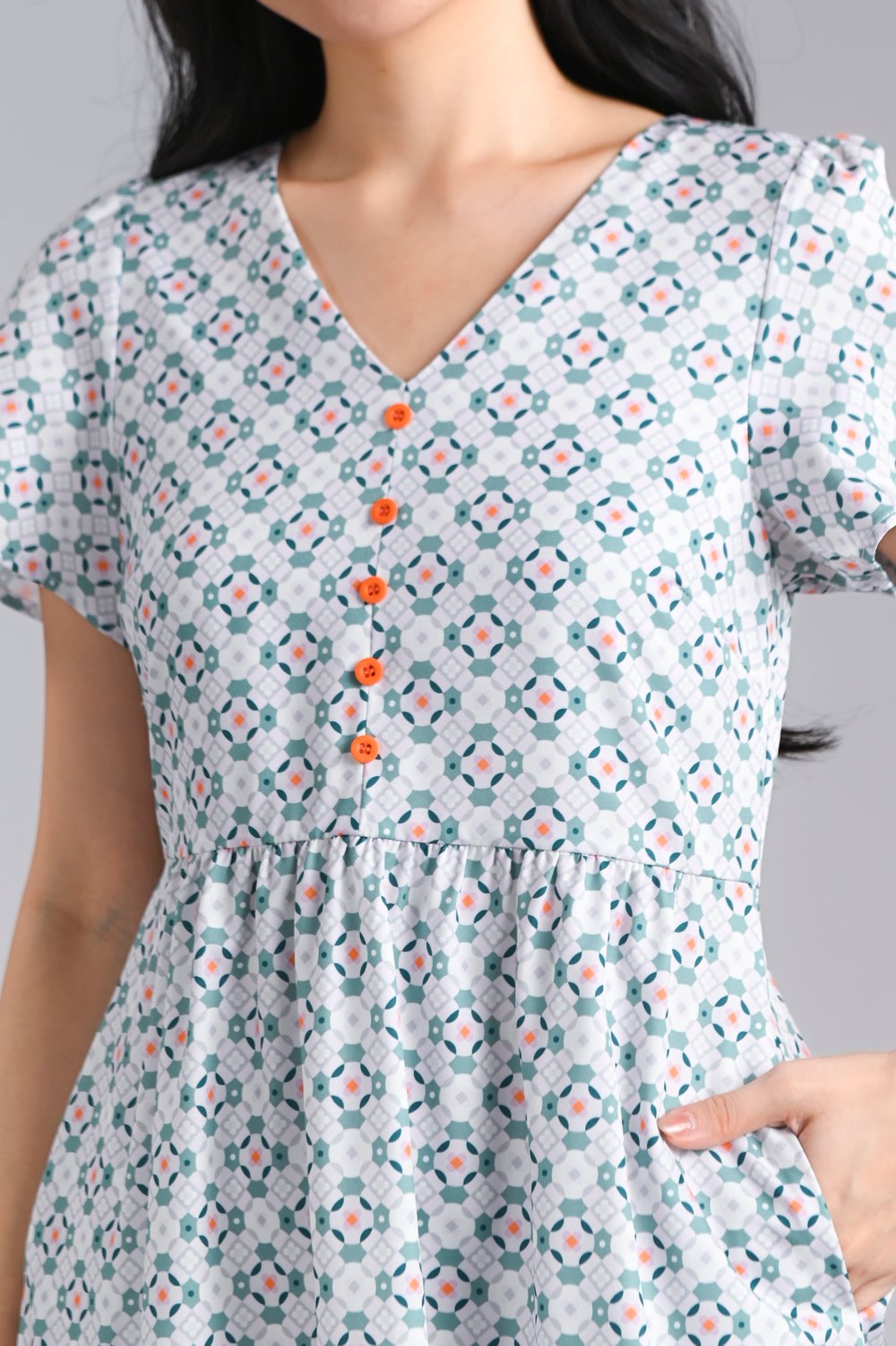 WHITE JADE SLEEVED BUTTON FLOUNCE DRESS