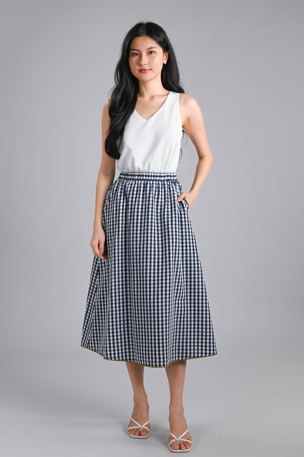 LOTTIE GINGHAM ELASTIC-WAIST SKIRT IN NAVY