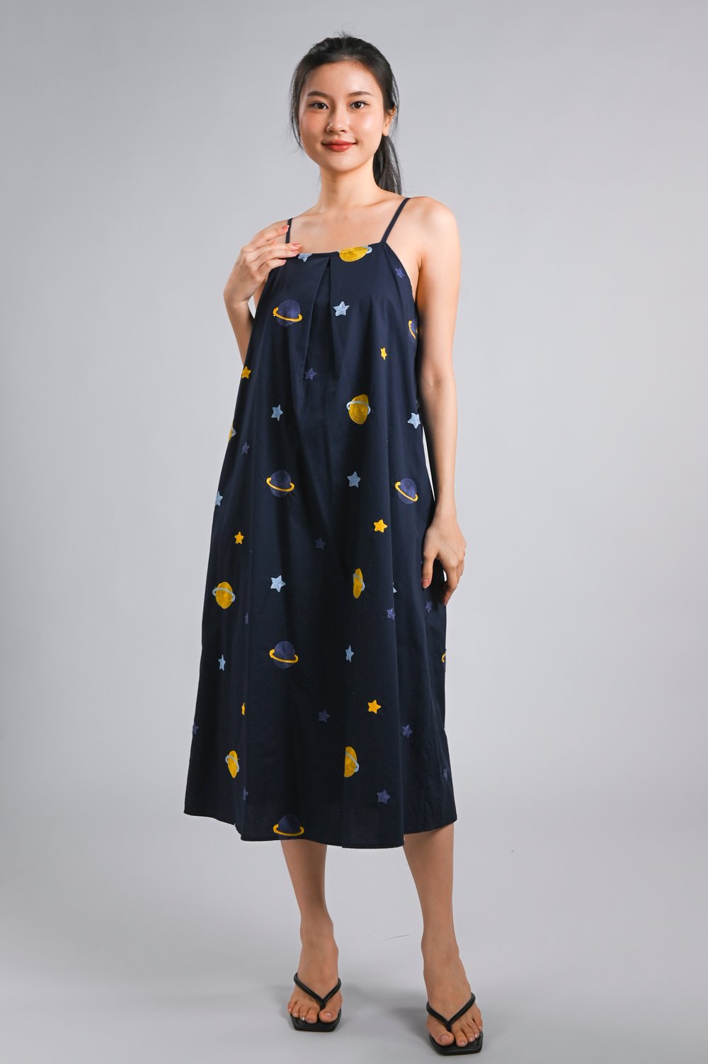 GALAXY EMB. SPAG TENT MIDI DRESS IN NAVY