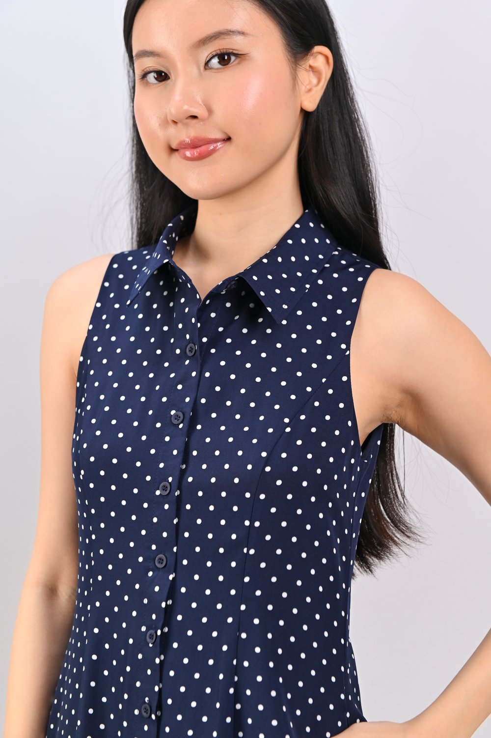 CARIBETH SLEEVELESS SHIRT-DRESS IN NAVY POLKA