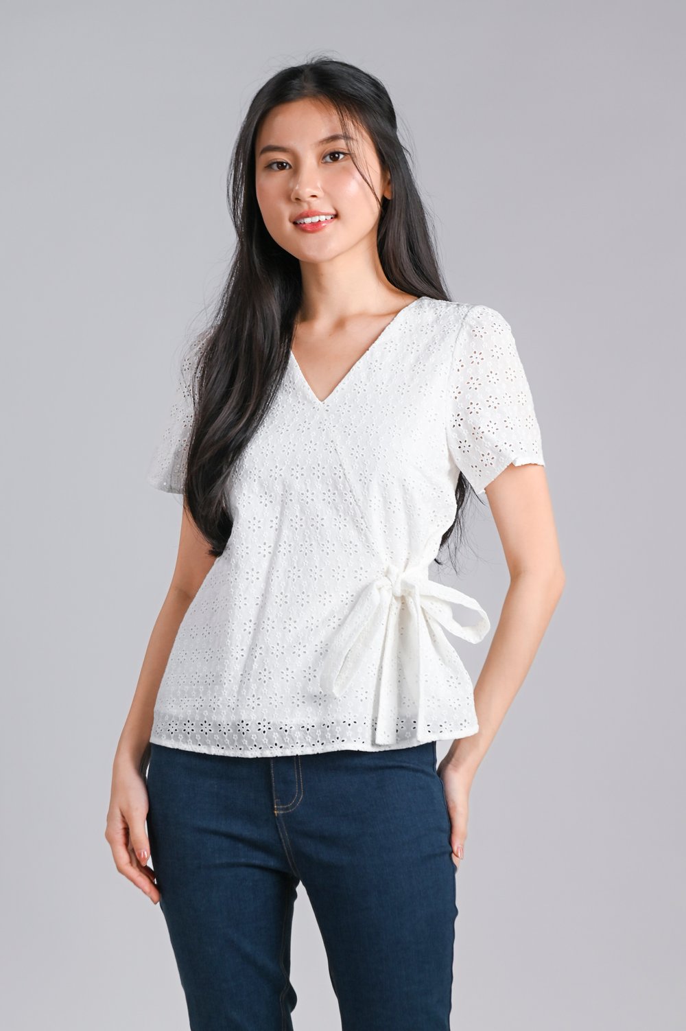 JINXI EYELET TIE-SASH TOP IN WHITE