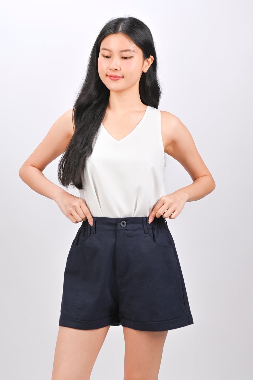 LENNY ELASTIC-WAIST SHORTS IN NAVY