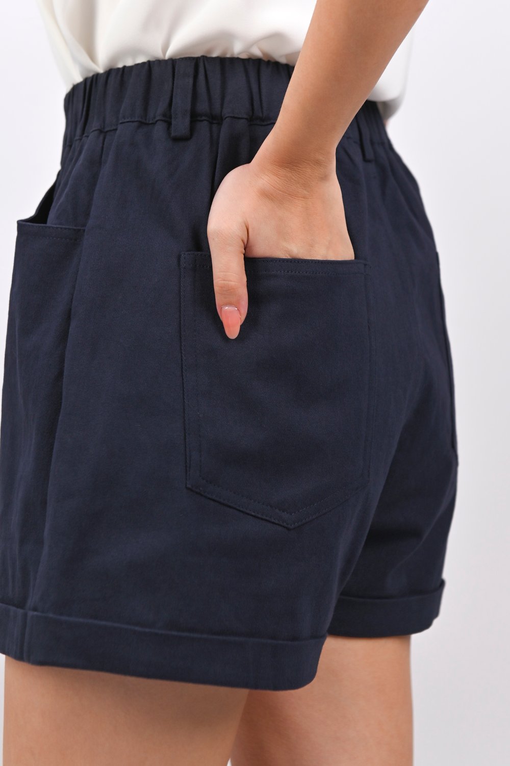 LENNY ELASTIC-WAIST SHORTS IN NAVY