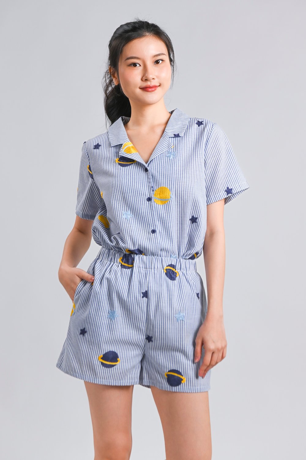 GALAXY EMB. ELASTIC-WAIST SHORTS IN STRIPES