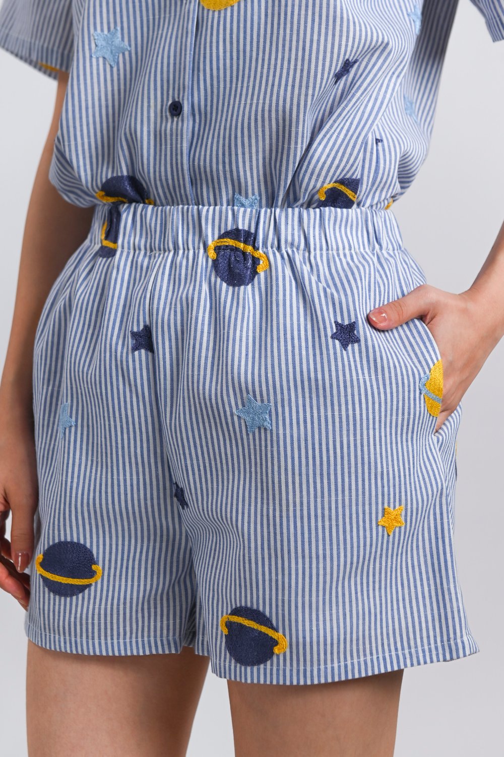 GALAXY EMB. ELASTIC-WAIST SHORTS IN STRIPES