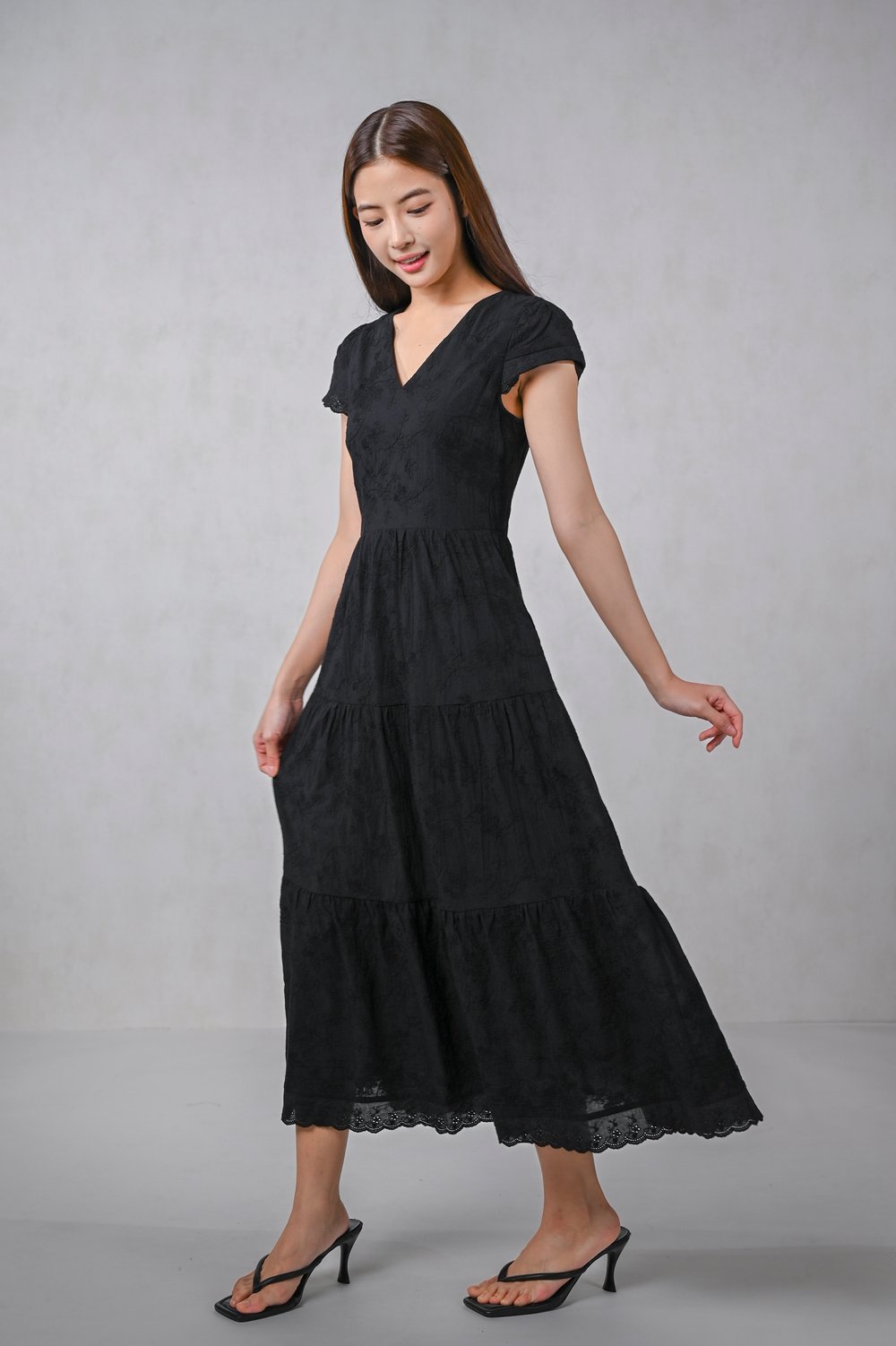 COLETTE EYELET TIERED MIDAXI DRESS IN BLACK