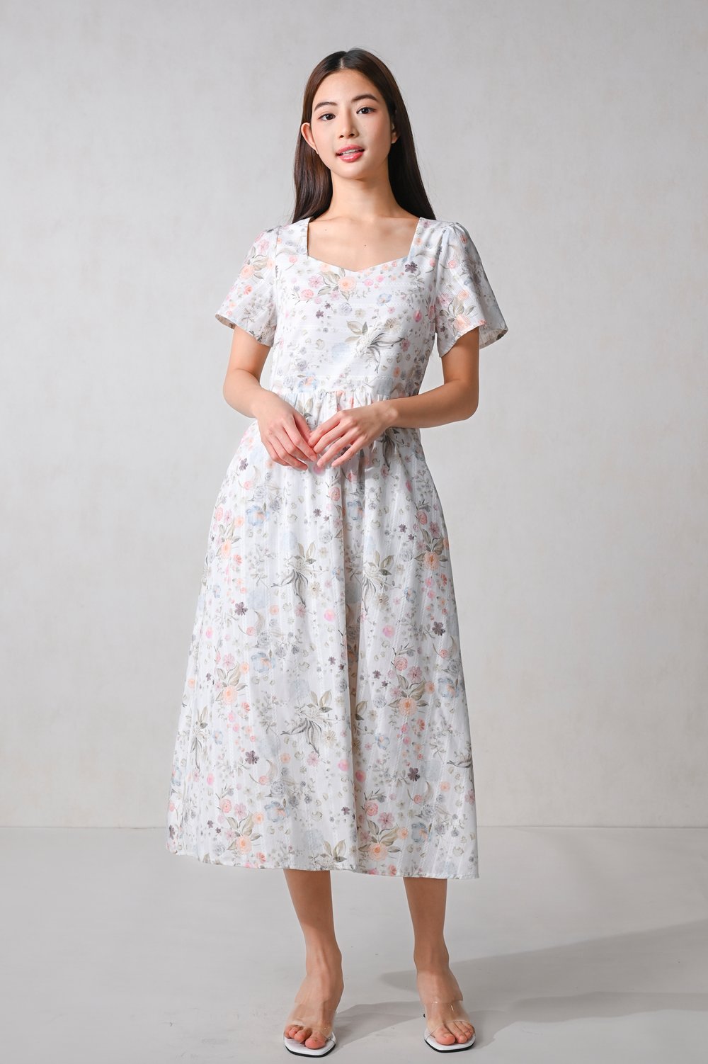 FIA WHITE FLORAL SWEETHEART SLEEVED MIDI DRESS