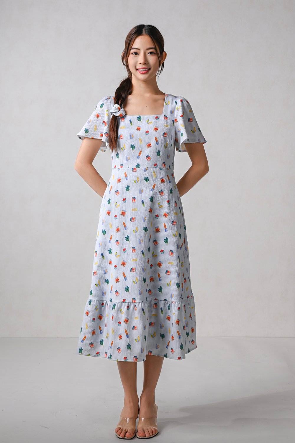 GROCER SQUARE-NECK SLEEVED MIDI DRESS