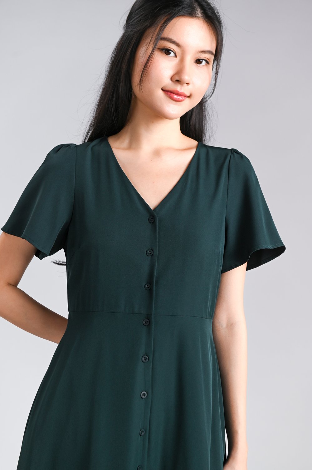 MIRA SLEEVED BUTTON MAXI DRESS IN GREEN