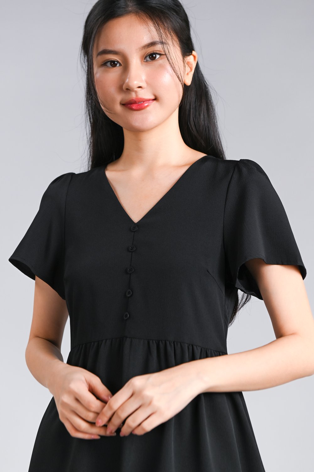 STELLA SLEEVED BUTTON FLOUNCE DRESS IN BLACK