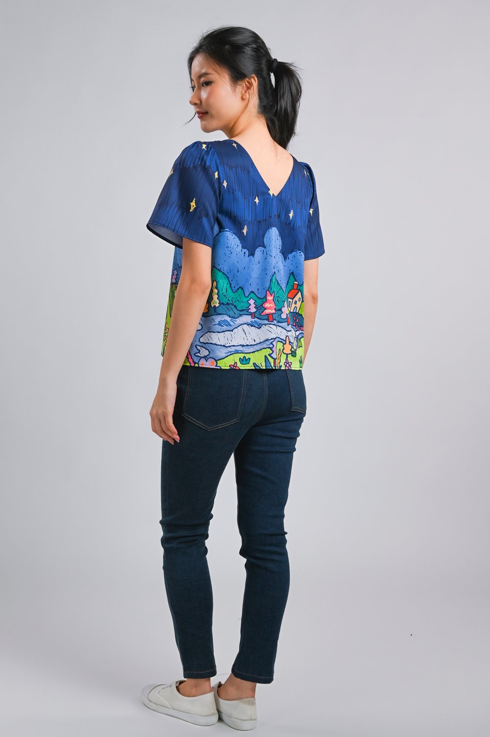 STARRY NIGHT SLEEVED TOP