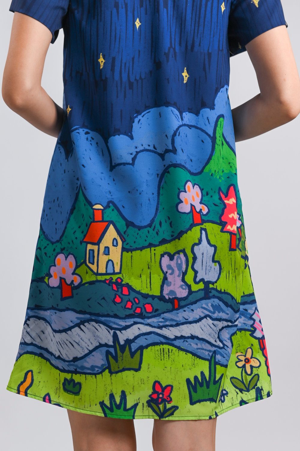 STARRY NIGHT SLEEVED SHIFT DRESS