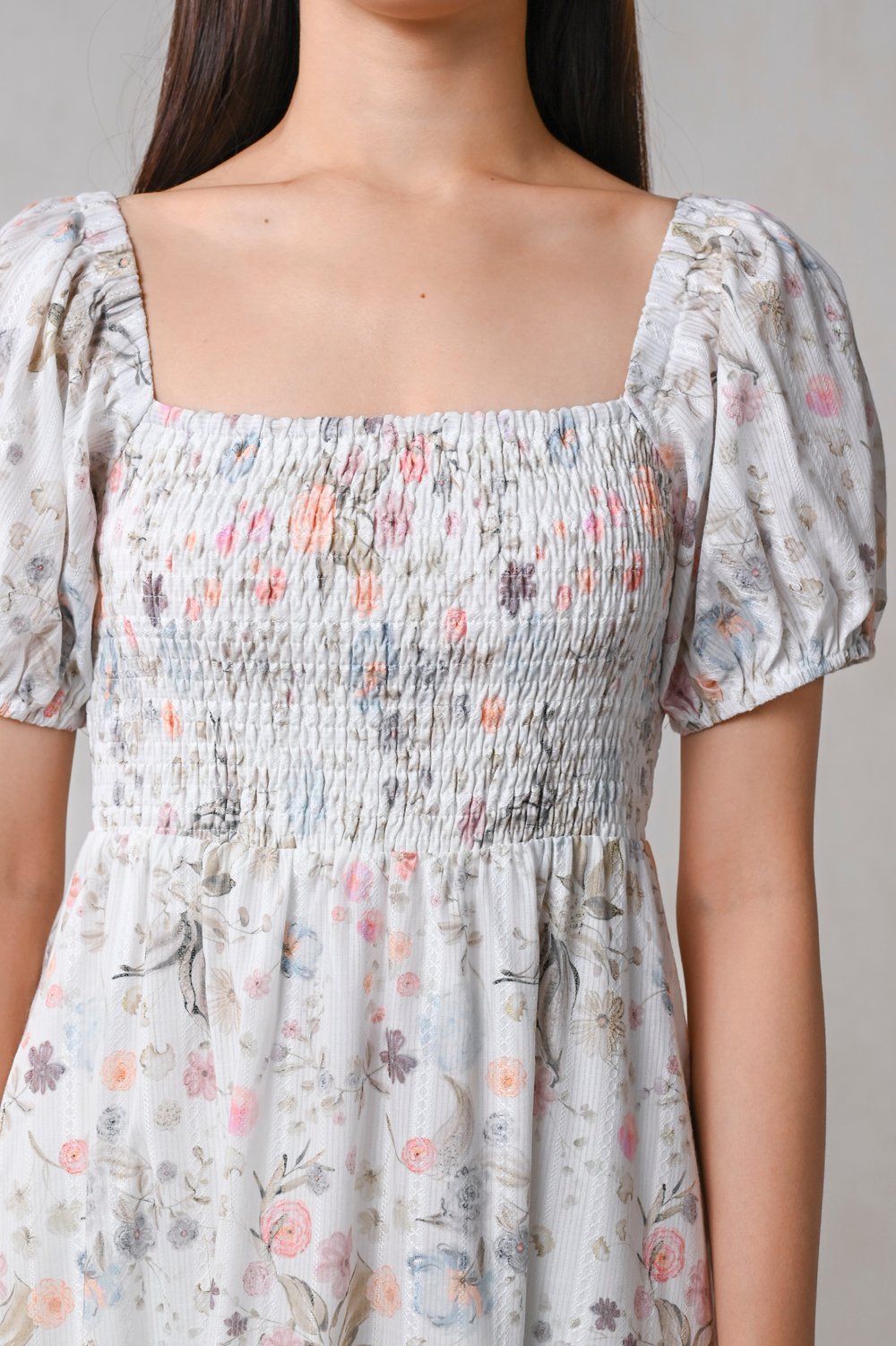 GOLDIE WHITE FLORAL SMOCKED MIDAXI DRESS