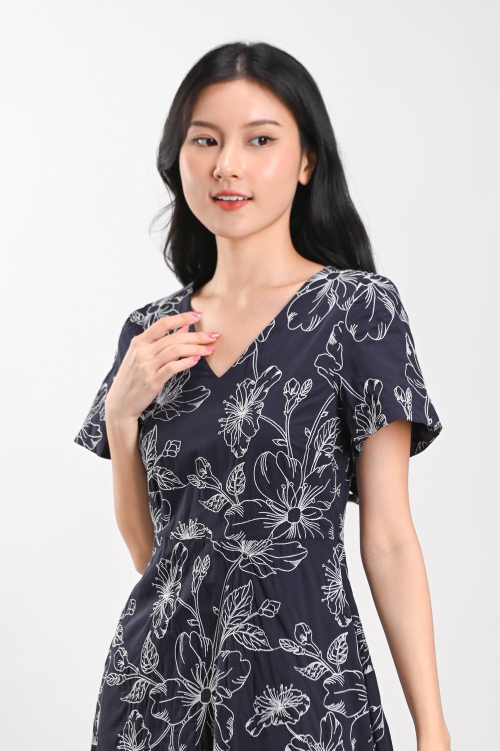 DIORA NAVY EMB. V-NECK SLEEVED MIDI DRESS
