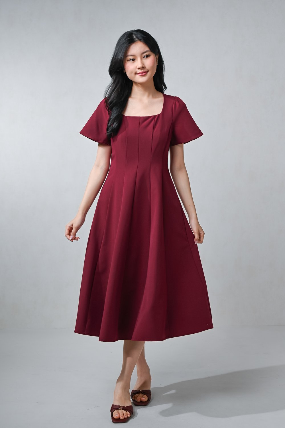 BRISA SLEEVED PANELLED DRESS IN WINE