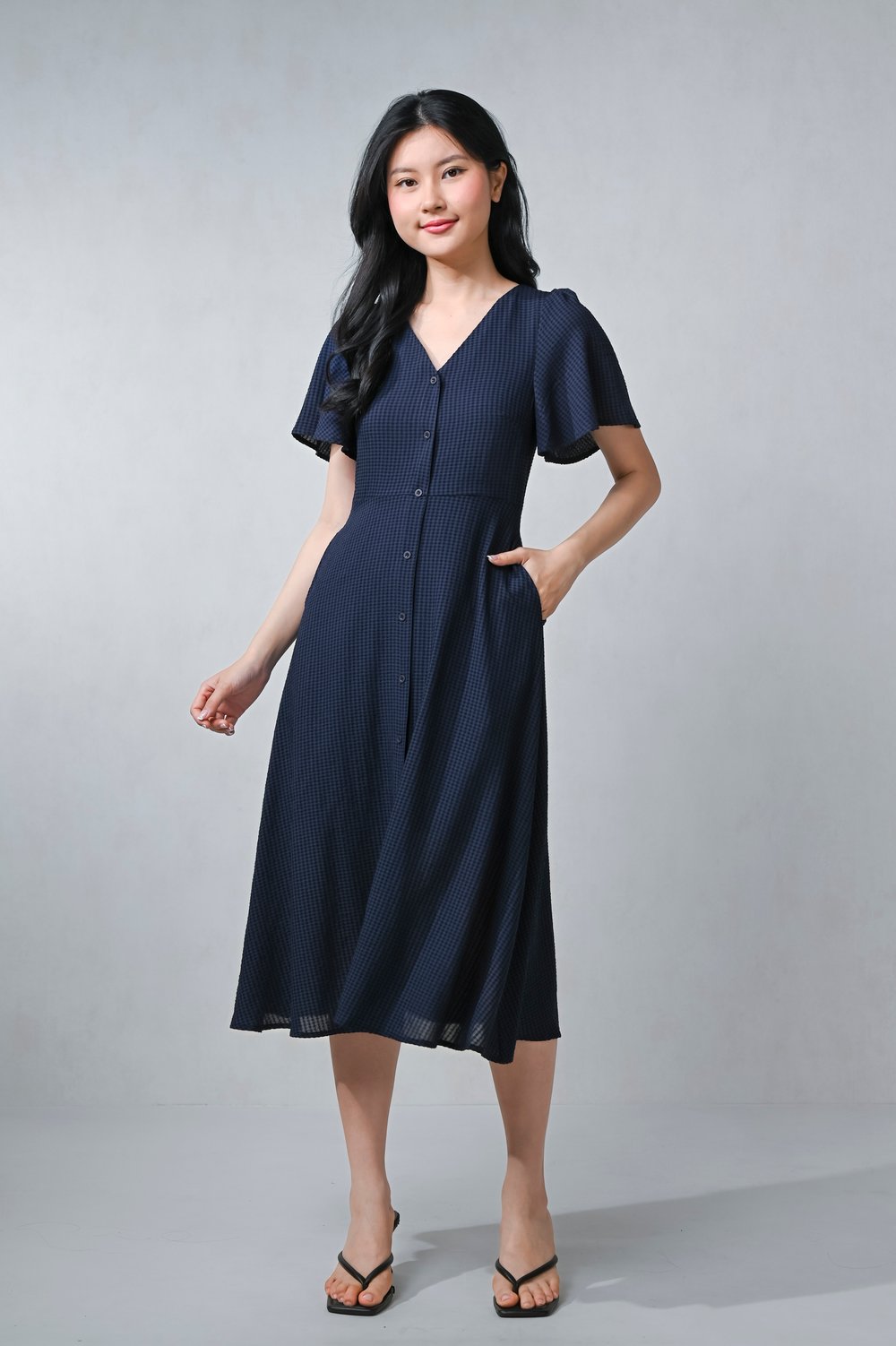 RENDIE TEXTURED SLEEVED BUTTON DRESS IN NAVY