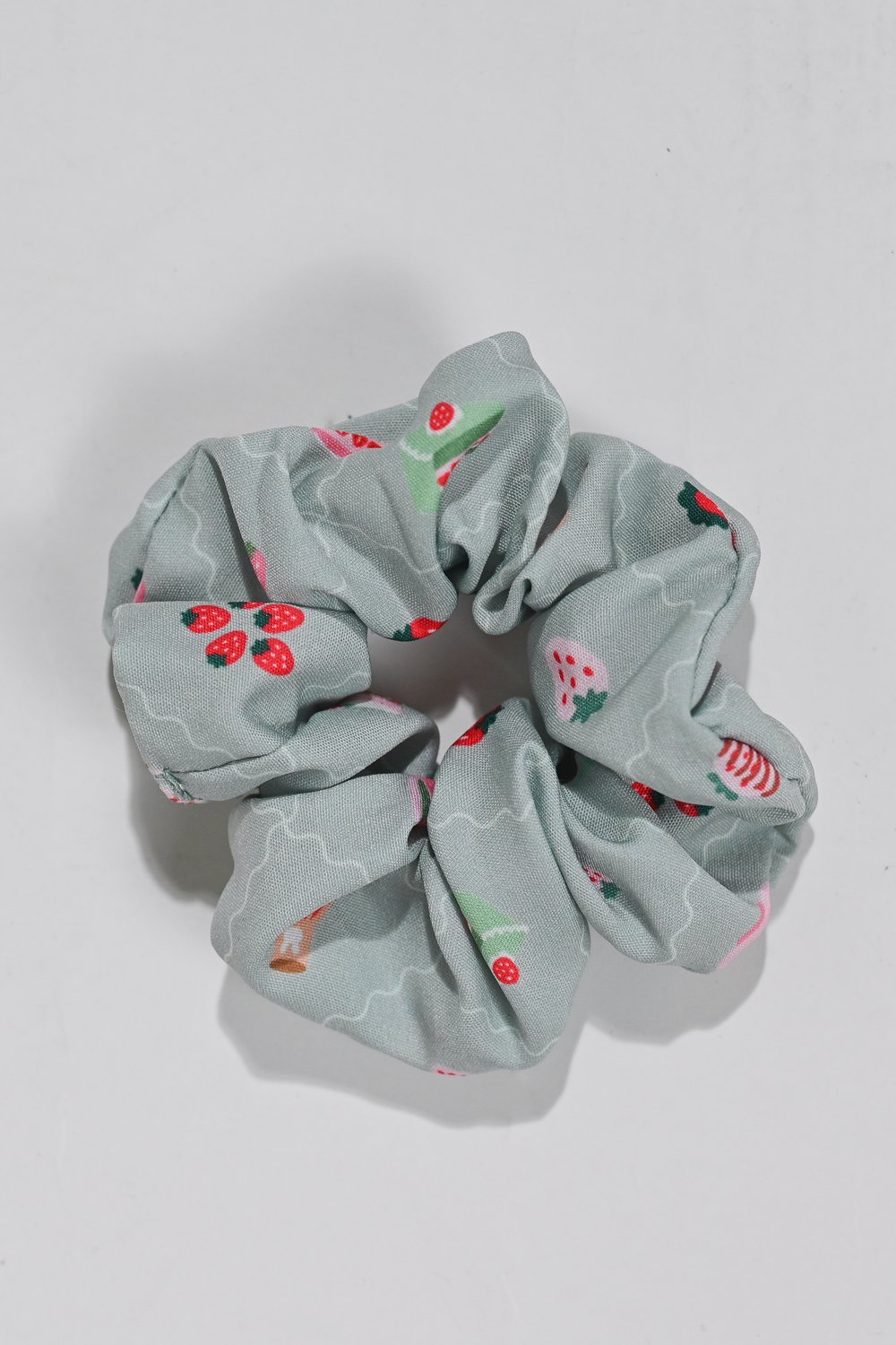 STRAWBERRY MATCHA SCRUNCHIE