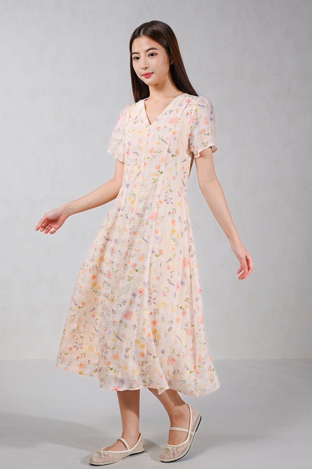JUNIA CREAM FLORAL V-NECK SLEEVED MIDI DRESS