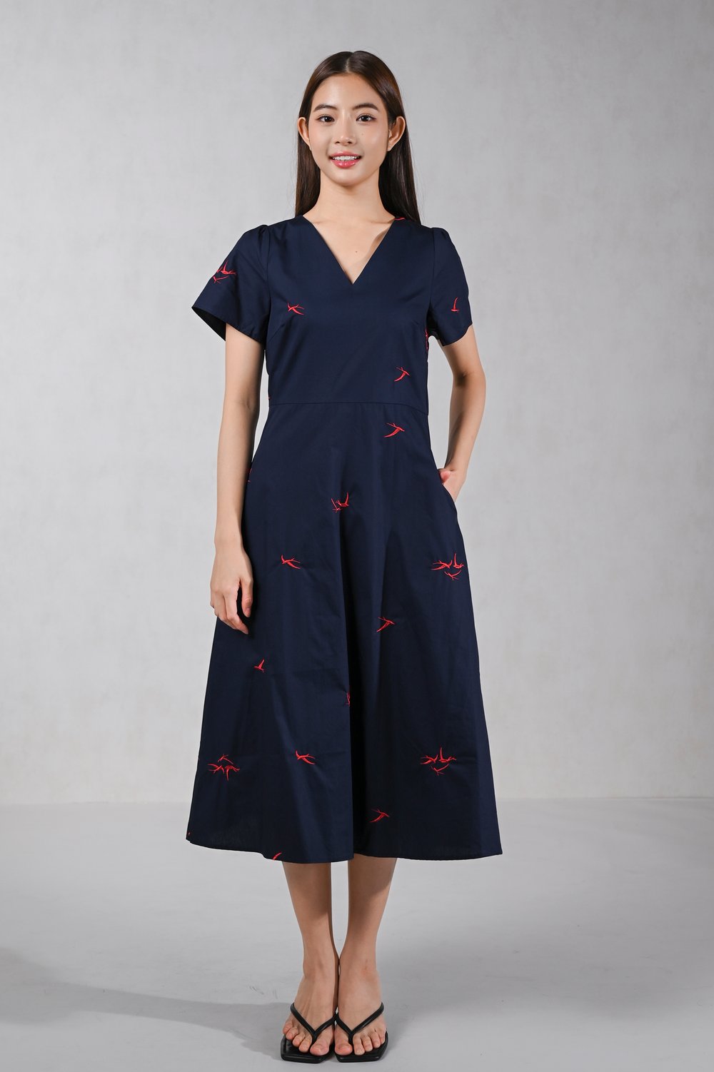 HONOR NAVY DOVE EMB. V-NECK SLEEVED MIDI DRESS