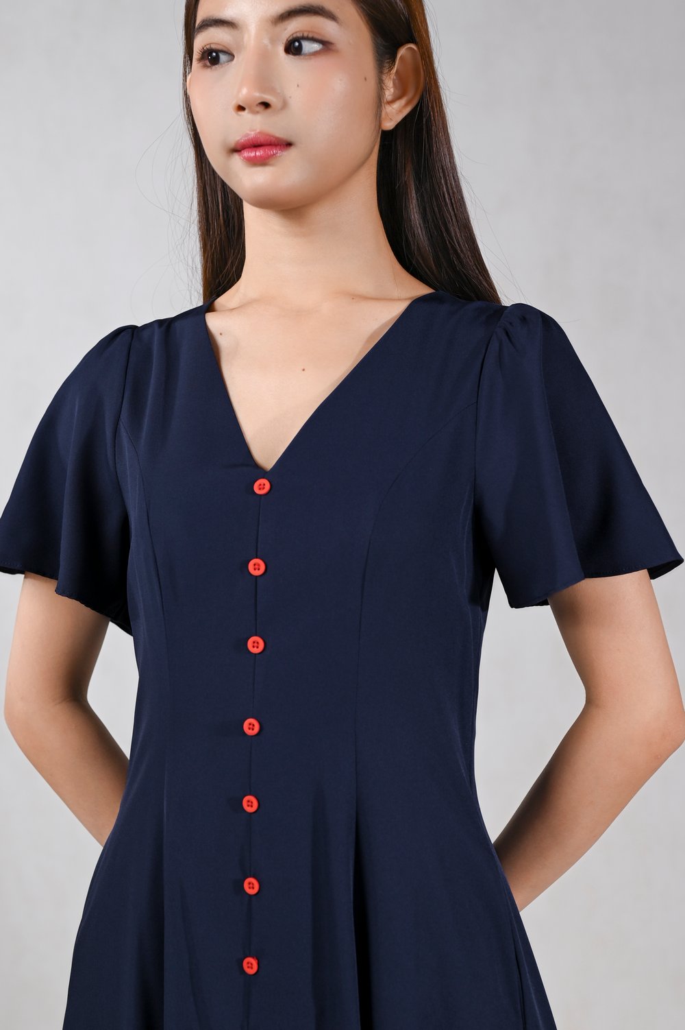 SCENIA NAVY V-NECK SLEEVED BUTTON MIDI DRESS