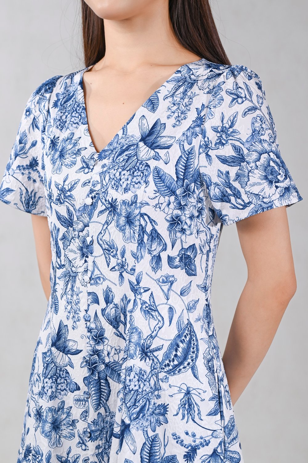 PORCELAIN BLOOMS V-NECK SLEEVED BUTTON MIDI DRESS