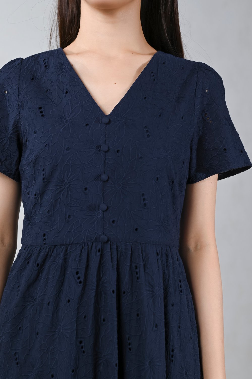 KELSEY EYELET V-NECK SLEEVED MIDI DRESS IN NAVY