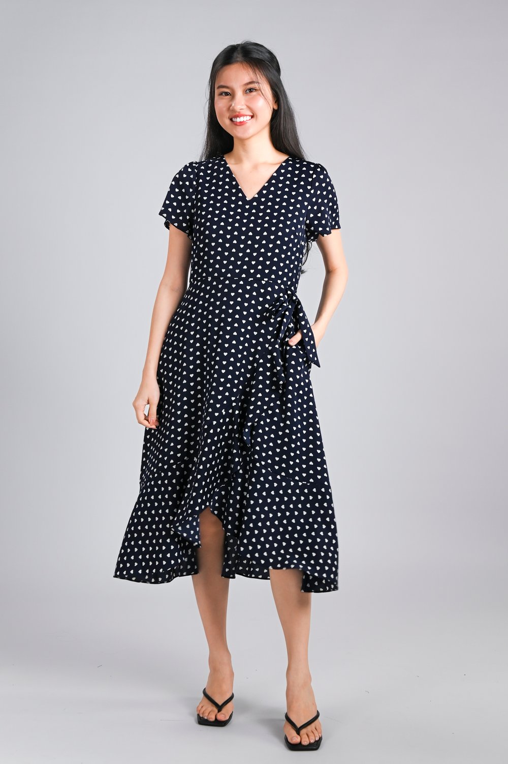 SAIGE SLEEVED RUFFLE MIDI DRESS IN NAVY HEARTS
