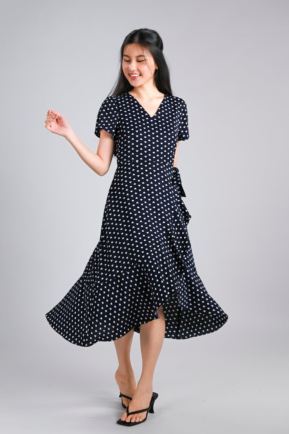 SAIGE SLEEVED RUFFLE MIDI DRESS IN NAVY HEARTS