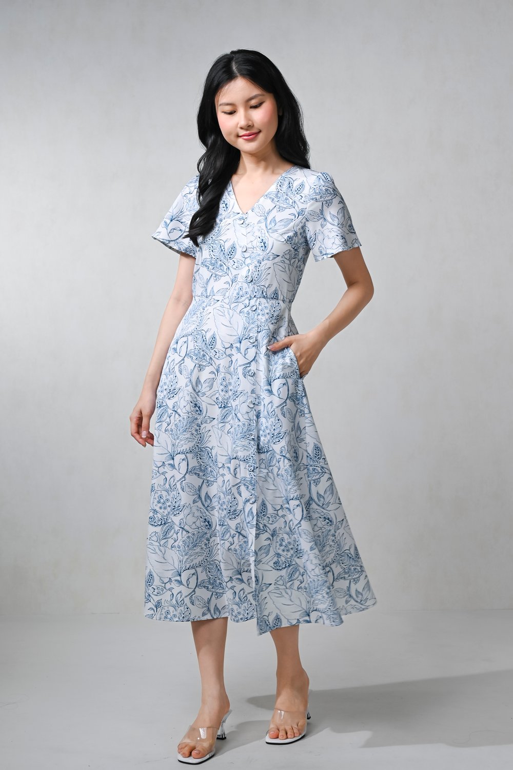 YOONA SLEEVED BUTTON MIDI DRESS IN WHITE