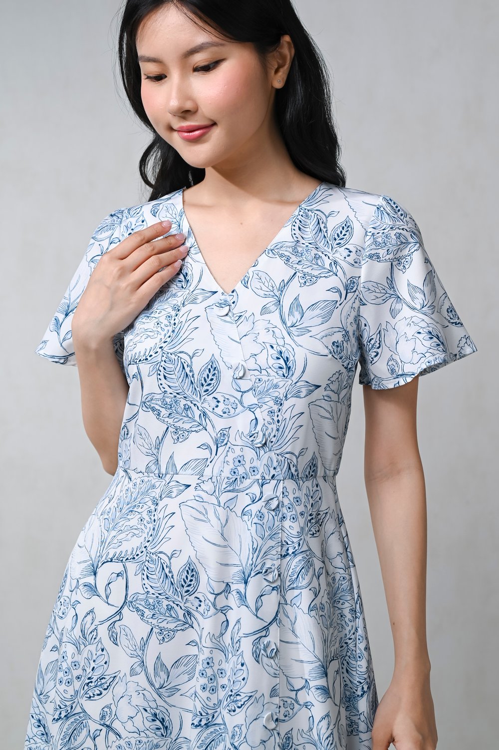 YOONA SLEEVED BUTTON MIDI DRESS IN WHITE
