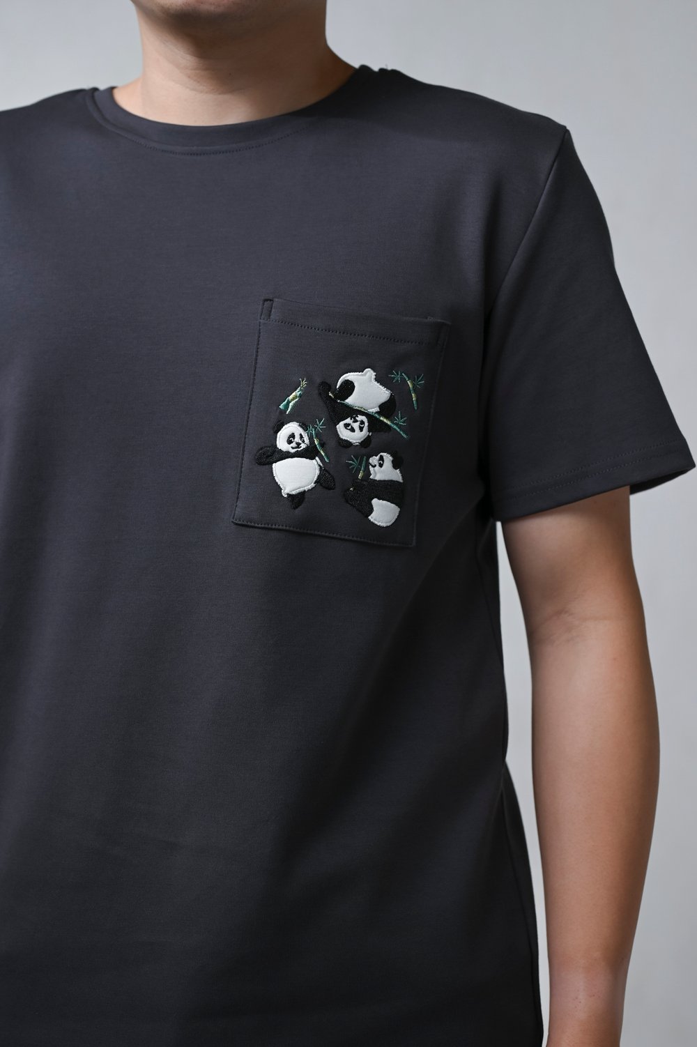 GREY PANDA PARTY EMB. UNISEX TEE