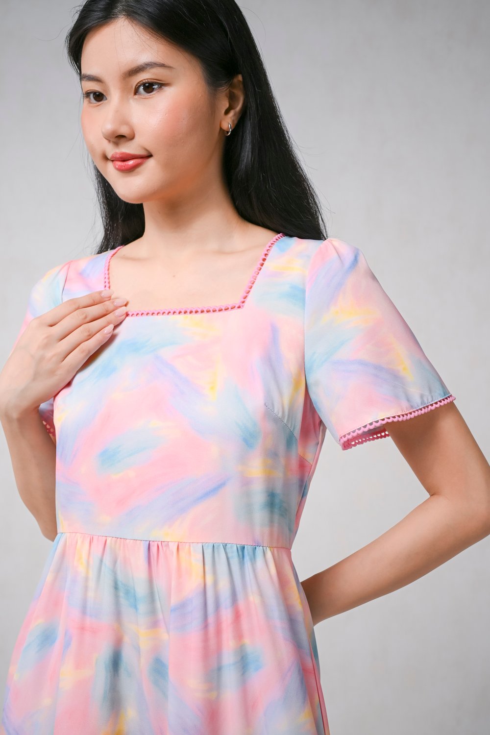 VADA RAINBOW DUST SQUARE-NECK SLEEVED MIDI DRESS