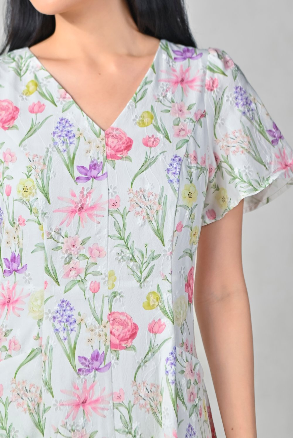 ORLA FLORAL V-NECK SLEEVED MIDI DRESS IN WHITE