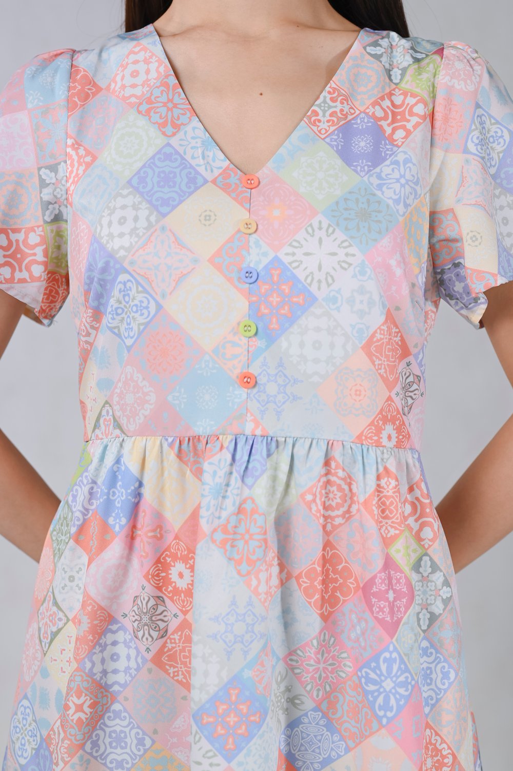DIAMOND VINTAGE TILES V-NECK BUTTON FLOUNCE DRESS