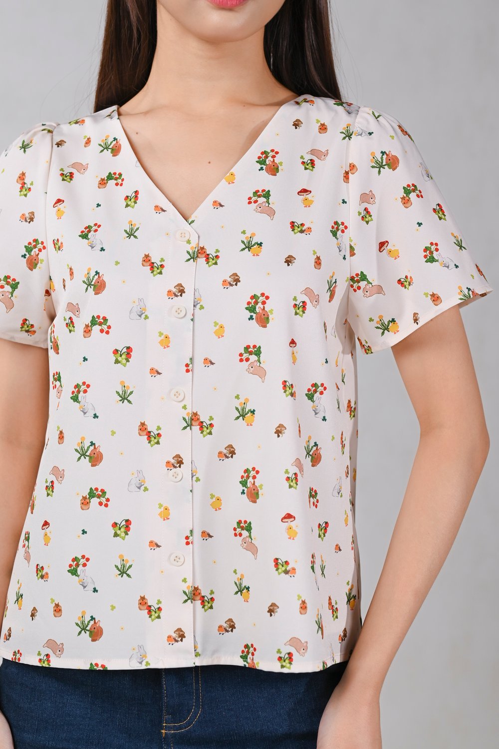 CREAM GENTLE GARDENS SLEEVED BUTTON TOP