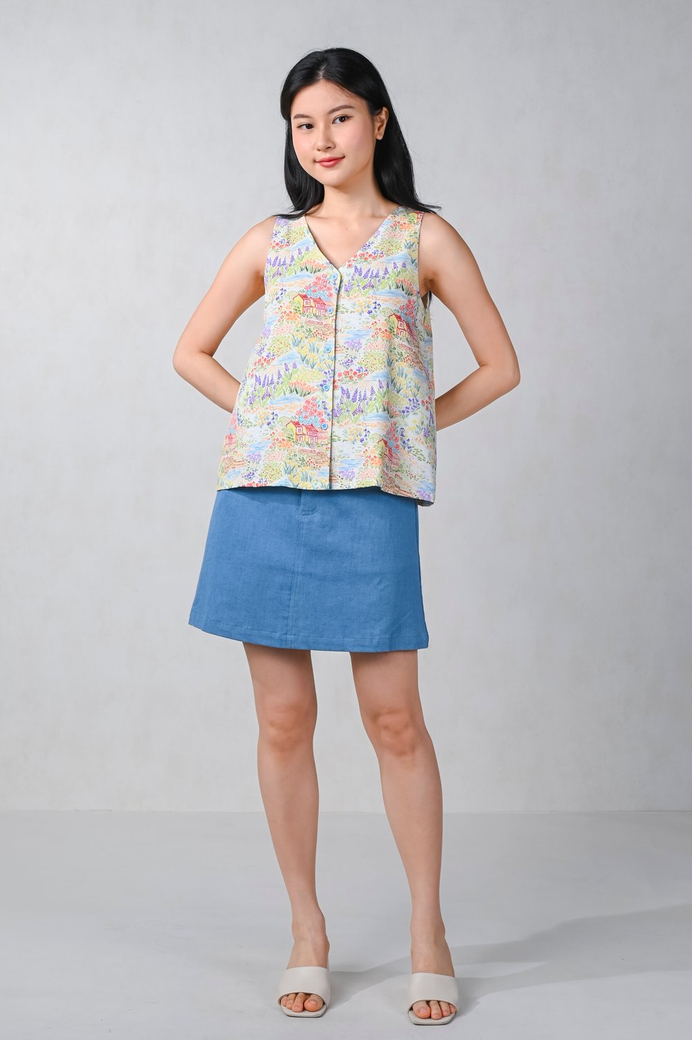 SUMMER LANDSCAPE TWO-WAY BUTTON TOP