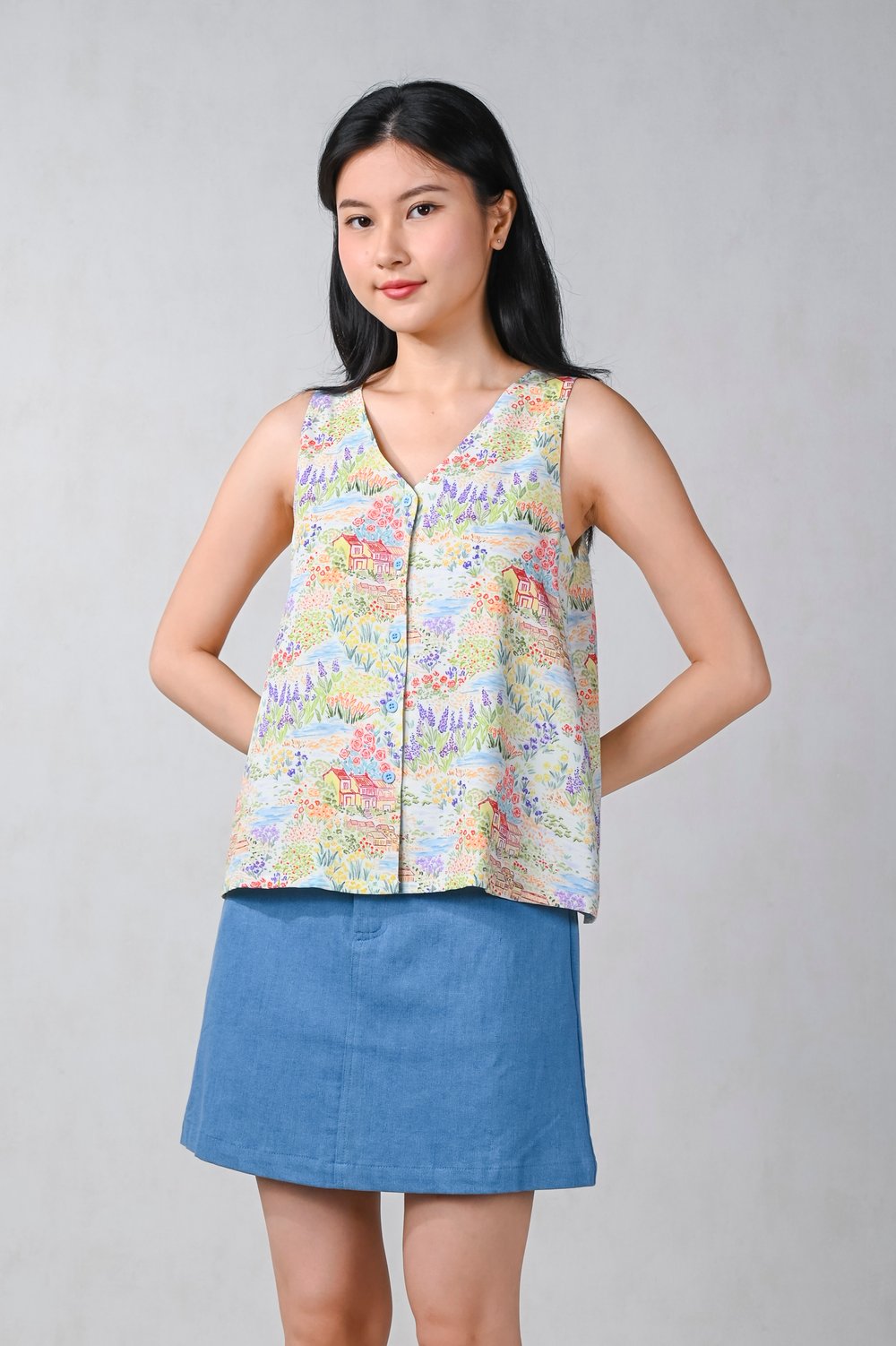 SUMMER LANDSCAPE TWO-WAY BUTTON TOP