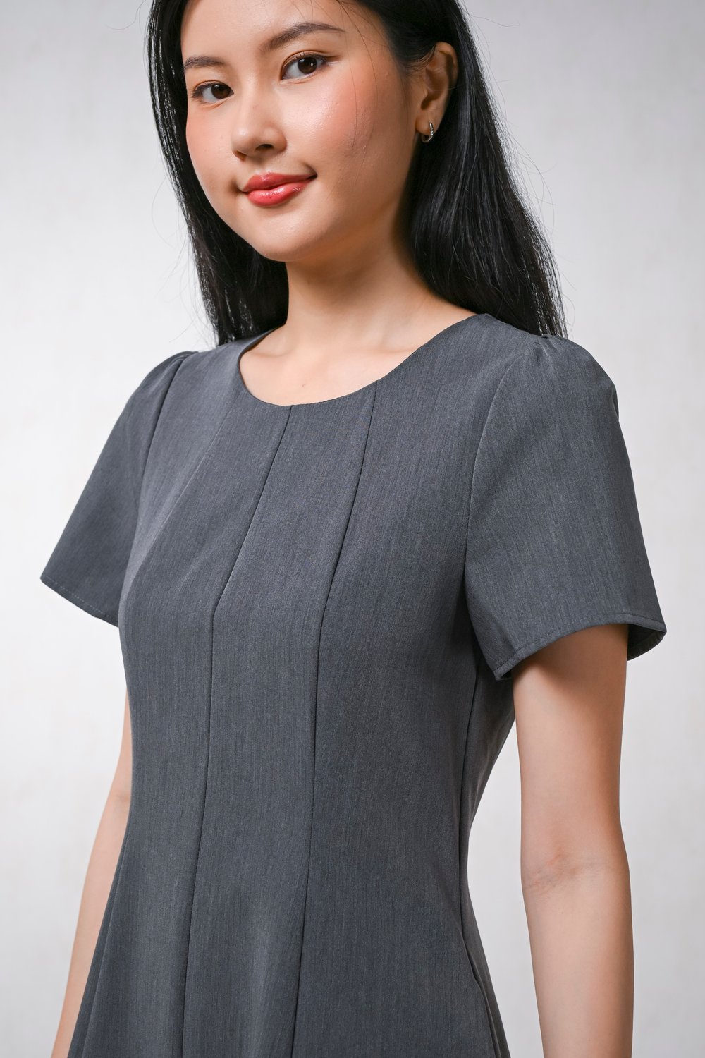 ARLOWE SLEEVED PANELLED DRESS IN GREY