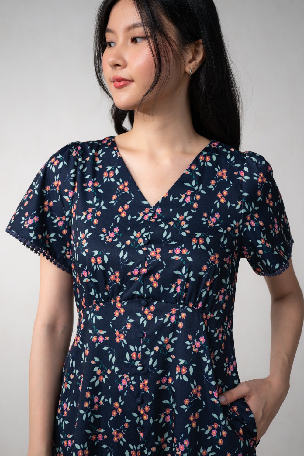SAELA NAVY FLORAL SLEEVED BUTTON MIDI DRESS
