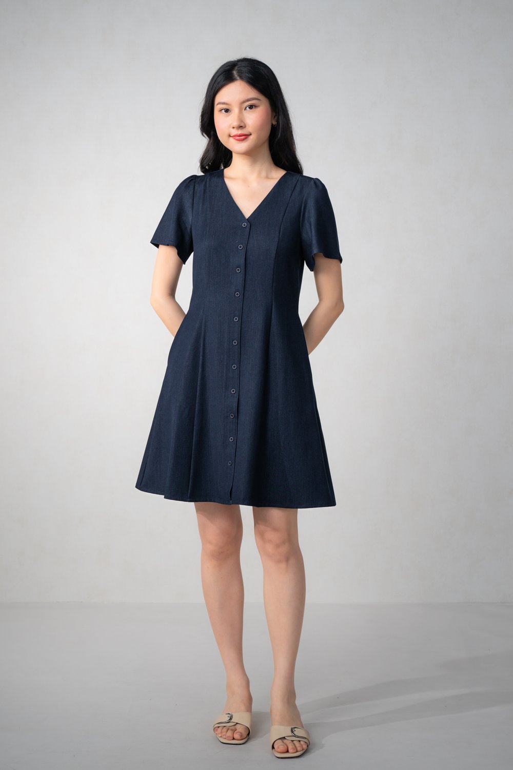 SYLVIA SHORT BUTTON DRESS IN DARK-WASH