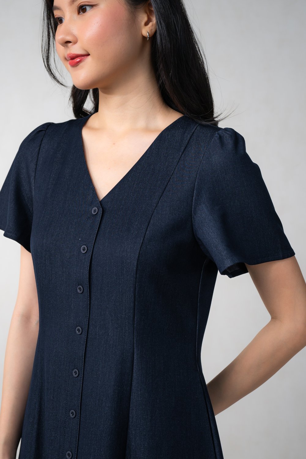 SYLVIA SHORT BUTTON DRESS IN DARK-WASH