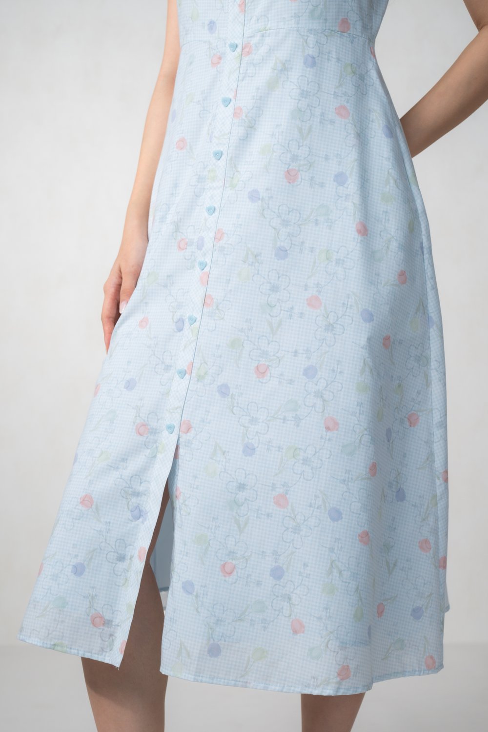 KOVEA GINGHAM SLEEVELESS BUTTON DRESS IN BLUE